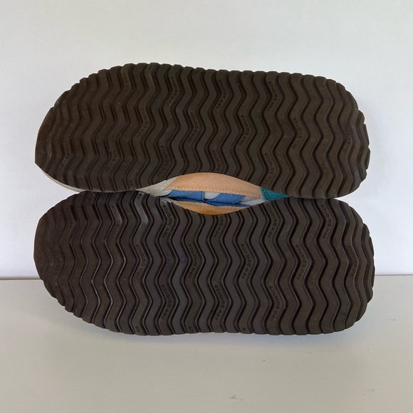 New Balance Women's 237 Sneaker with Peach/Blue/Cream colors, size 9 - Picture 7 of 11